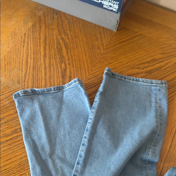 H&M Regular Fit Light Blue Jeans - Picture 5 of 6